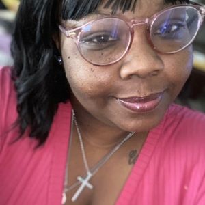 Meet your Posher, Monica